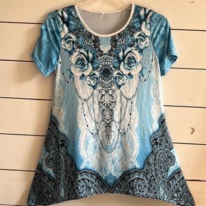 Lg womens silky soft, stretchy shirt. Blue roses.